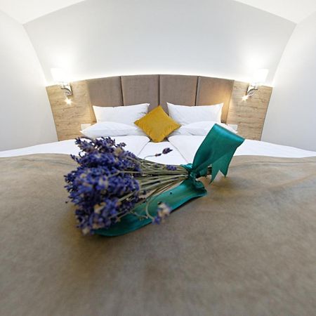 Aquarius Boutique Hotel Campulung Moldovenesc Luaran gambar