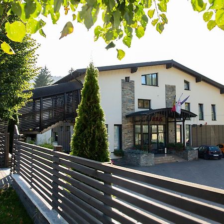 Aquarius Boutique Hotel Campulung Moldovenesc Luaran gambar
