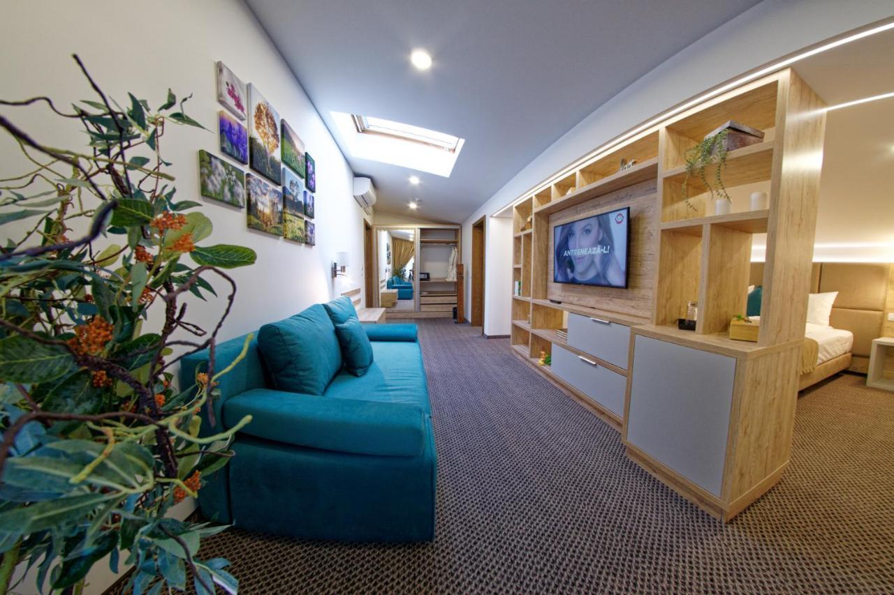 Aquarius Boutique Hotel Campulung Moldovenesc Luaran gambar