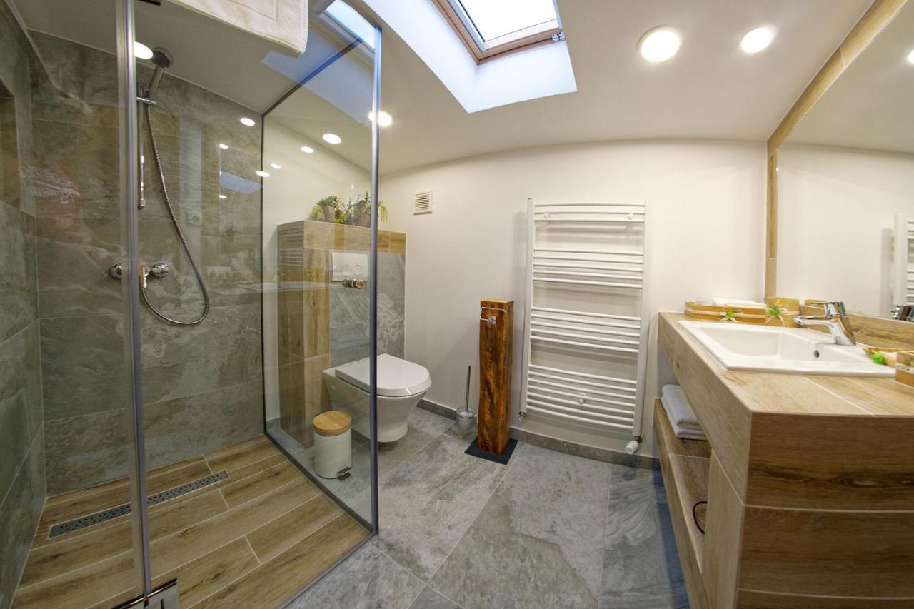 Aquarius Boutique Hotel Campulung Moldovenesc Luaran gambar