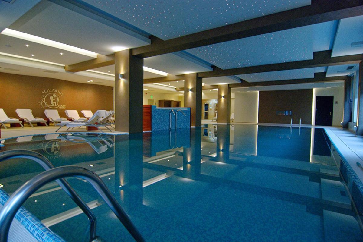 Aquarius Boutique Hotel Campulung Moldovenesc Luaran gambar