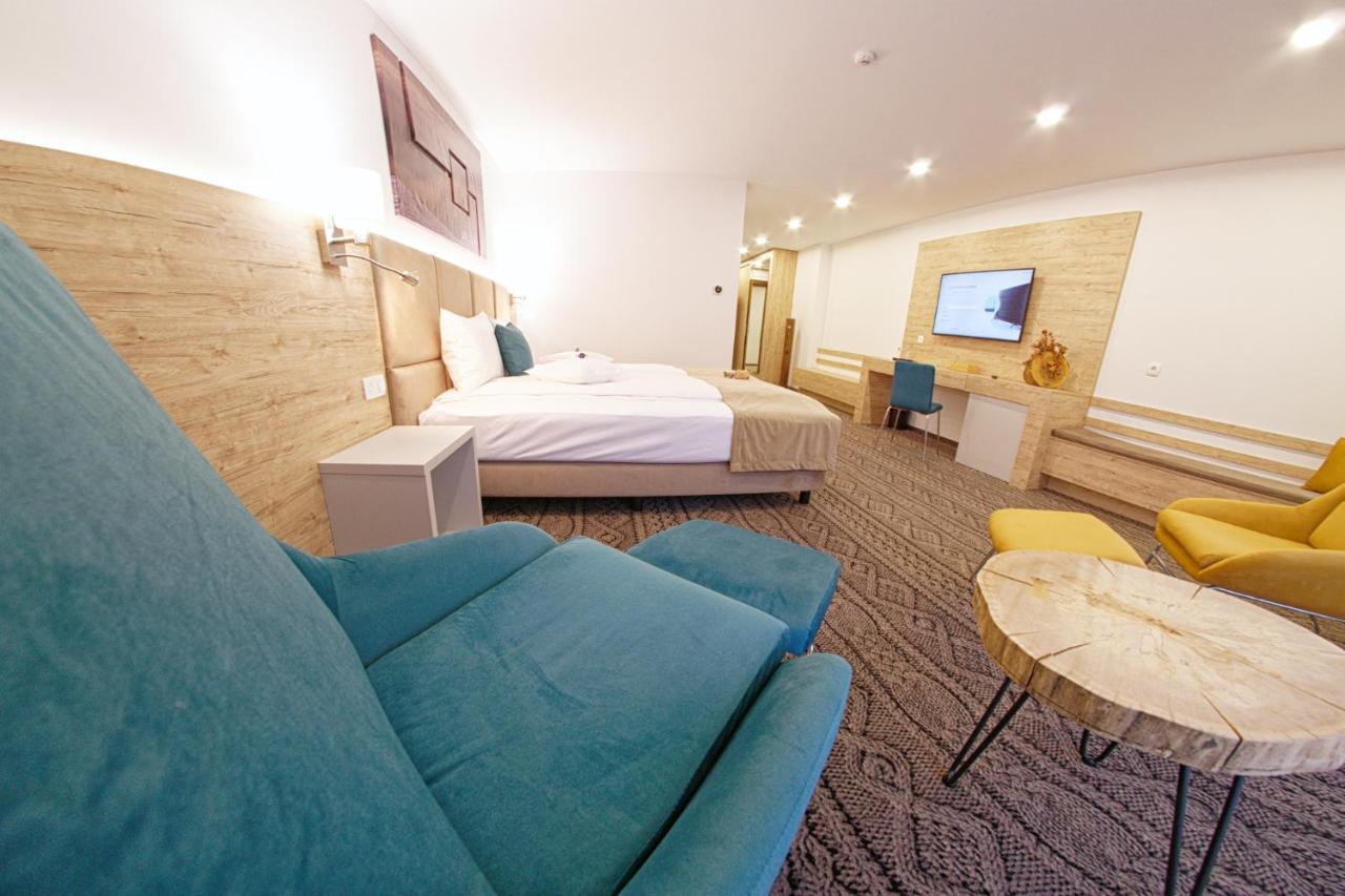 Aquarius Boutique Hotel Campulung Moldovenesc Luaran gambar