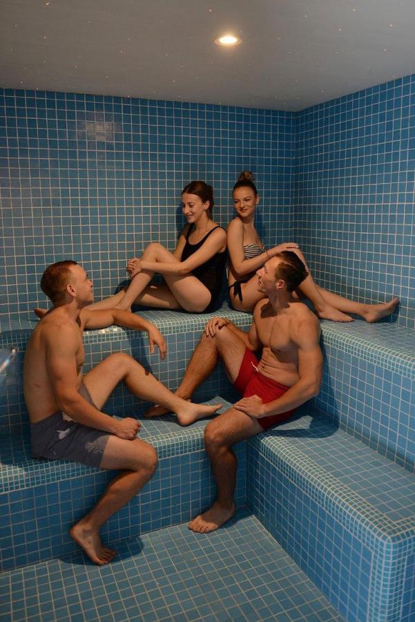 Aquarius Boutique Hotel Campulung Moldovenesc Luaran gambar
