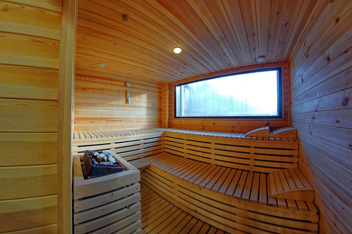 Aquarius Boutique Hotel Campulung Moldovenesc Luaran gambar