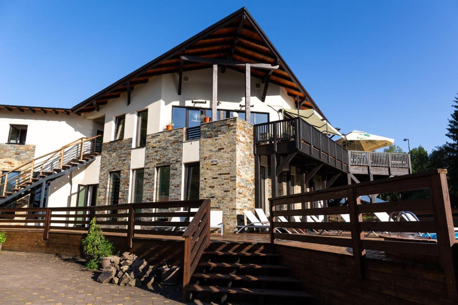 Aquarius Boutique Hotel Campulung Moldovenesc Luaran gambar