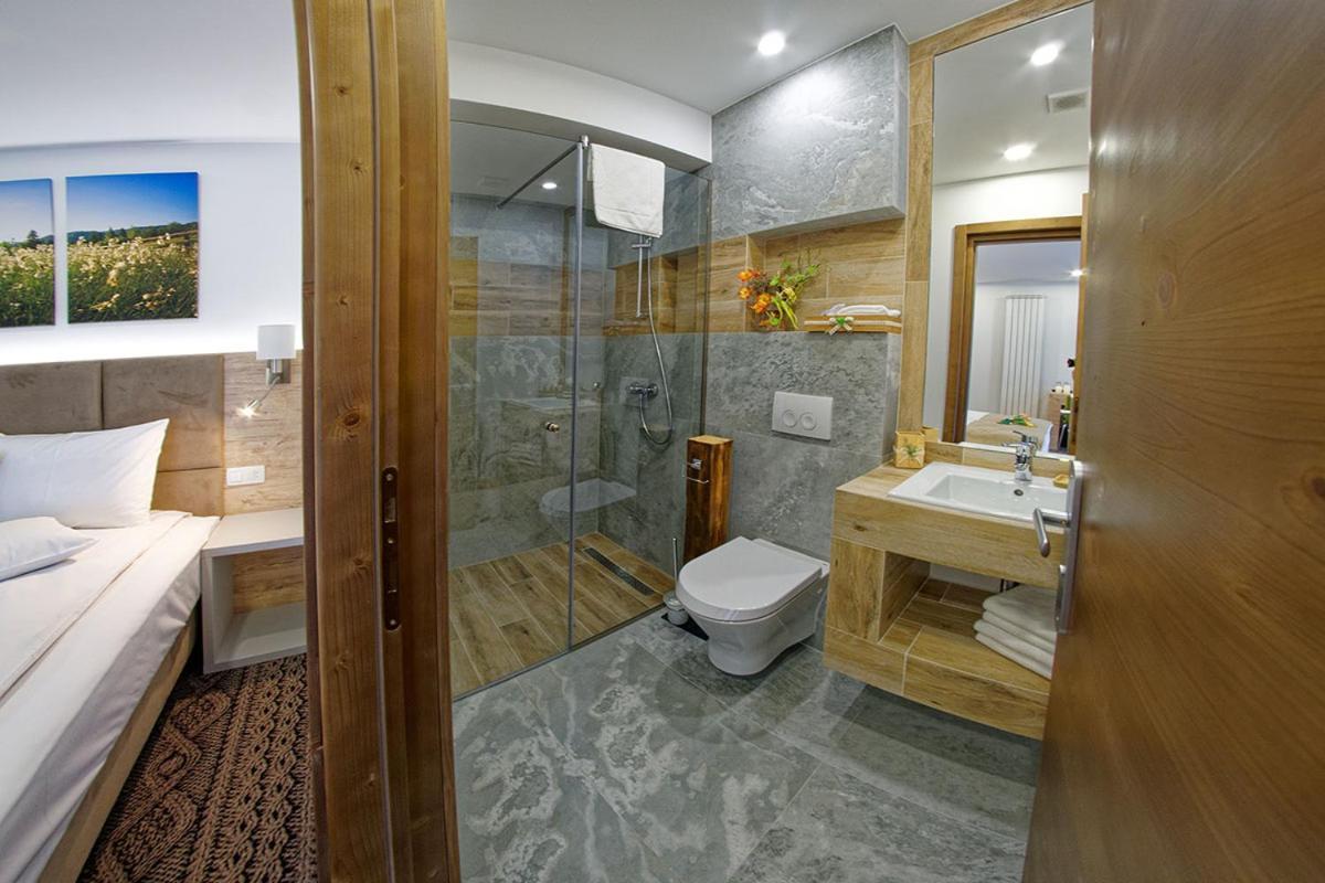 Aquarius Boutique Hotel Campulung Moldovenesc Bilik gambar