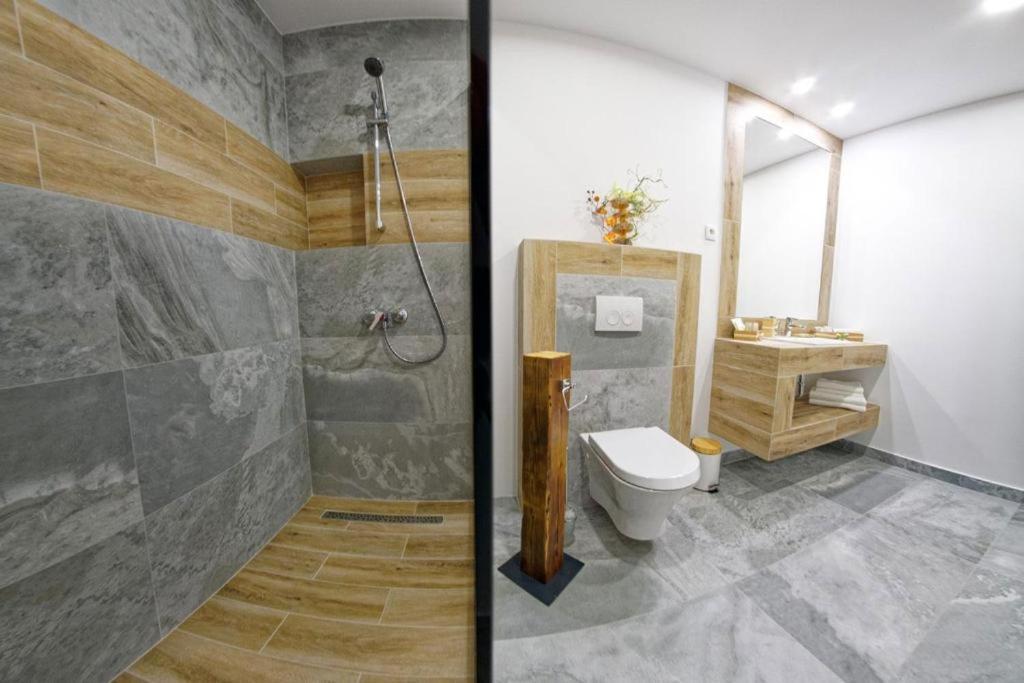 Aquarius Boutique Hotel Campulung Moldovenesc Bilik gambar
