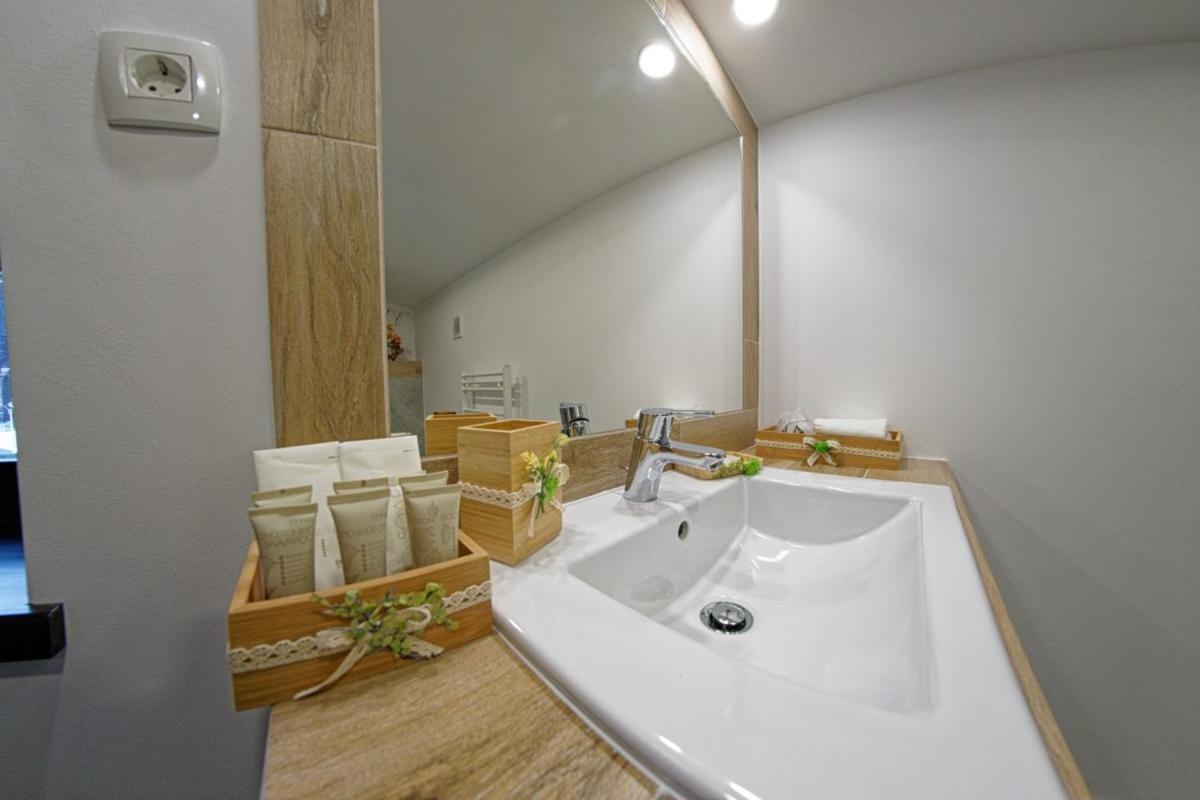 Aquarius Boutique Hotel Campulung Moldovenesc Bilik gambar